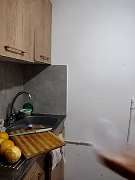 SAT--SU U online show from December 2, 6:14 pm