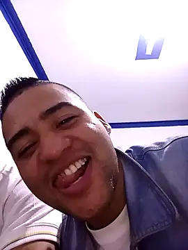 Snapshot of EISONREINA11 chatting on September 26, 10:08 am EISONREINA11 online show from September 26, 10:08 am