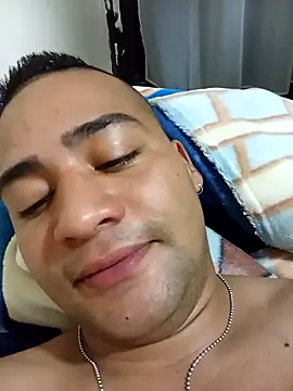 EISONREINA11 online show from October 28, 11:18 pm