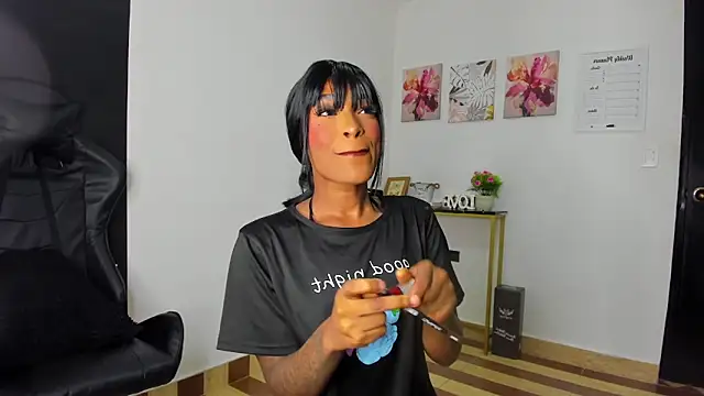 Snapshot of Emattaylor chatting on October 12, 3:33 pm Emattaylor online show from October 12, 3:33 pm