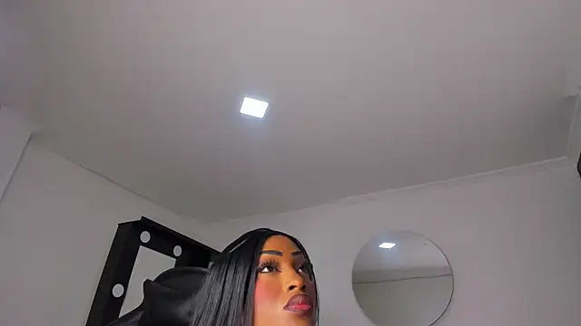 Snapshot of Emattaylor chatting on December 3, 10:57 am Emattaylor online show from December 3, 10:57 am