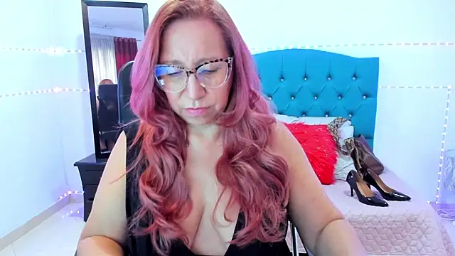 Snapshot of vaalery_sweet chatting on February 11, 7:27 pm vaalery sweet online show from February 11, 7:27 pm