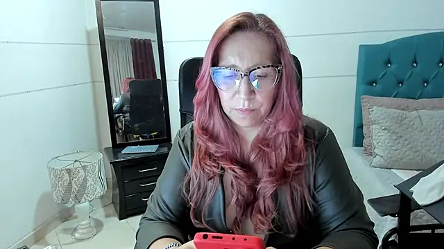 Snapshot of vaalery_sweet chatting on March 18, 11:31 pm vaalery sweet online show from March 18, 11:31 pm