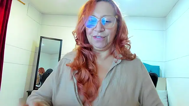 Snapshot of vaalery_sweet chatting on October 3, 9:56 pm vaalery sweet online show from October 3, 9:56 pm