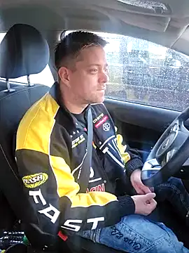 Trucker Hunter online show from December 4, 2:26 pm