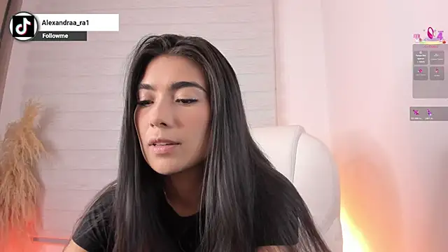 Snapshot of Alexandra_ra chatting on July 24, 12:52 am Alexandra ra online show from July 24, 12:52 am