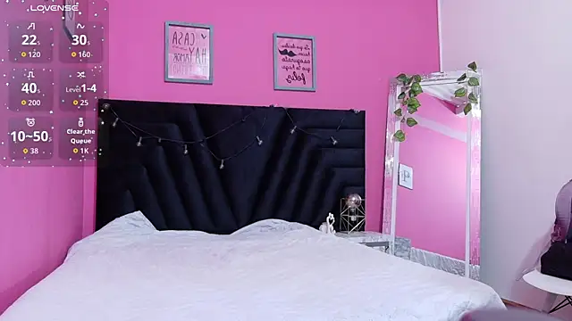 skinnyandcute online show from September 12, 7:58 pm