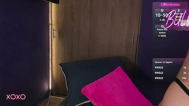 bull vixen2001 online show from January 13, 8:15 am