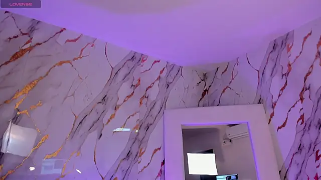 ErikaBenz  online show from December 5, 4:32 am