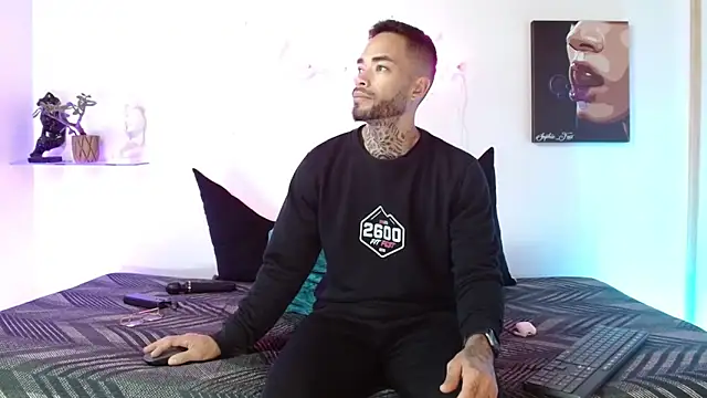 SophieFoxx17 online show from April 23, 12:04 pm