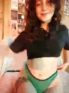 Snapshot of _Laary chatting on December 15, 9:09 pm  Laary online show from December 15, 9:09 pm