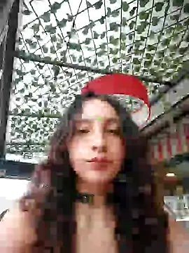 Snapshot of _Laary chatting on December 19, 7:40 pm  Laary online show from December 19, 7:40 pm