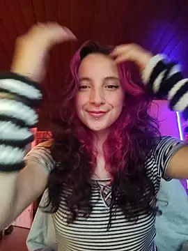 Snapshot of _Laary chatting on October 28, 9:50 pm  Laary online show from October 28, 9:50 pm