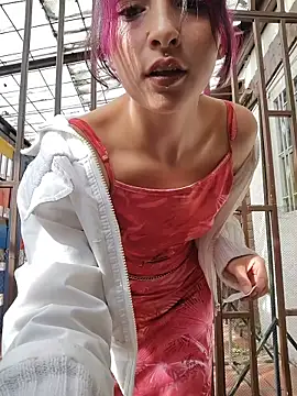  Laary online show from February 4, 8:47 pm