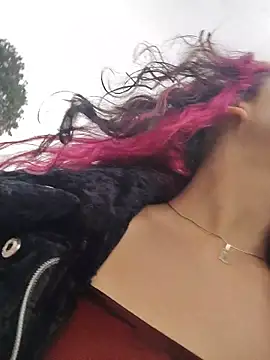  Laary online show from March 29, 8:09 pm