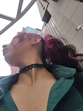  Laary online show from April 22, 7:37 pm