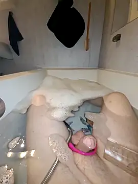 toeloverlive online show from April 9, 6:24 pm