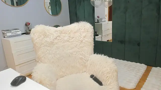 ElisaBaxter online show from March 3, 5:13 am