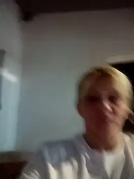 Snapshot of Nicolle_Milf chatting on December 22, 2:28 am Nicolle Milf online show from December 22, 2:28 am