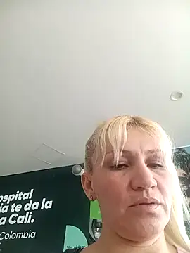 Snapshot of Nicolle_Milf chatting on January 13, 6:27 pm Nicolle Milf online show from January 13, 6:27 pm