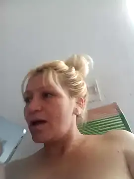 Snapshot of Nicolle_Milf chatting on March 3, 5:39 pm Nicolle Milf online show from March 3, 5:39 pm