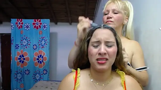 Snapshot of Nicolle_Milf chatting on September 9, 5:23 pm Nicolle Milf online show from September 9, 5:23 pm
