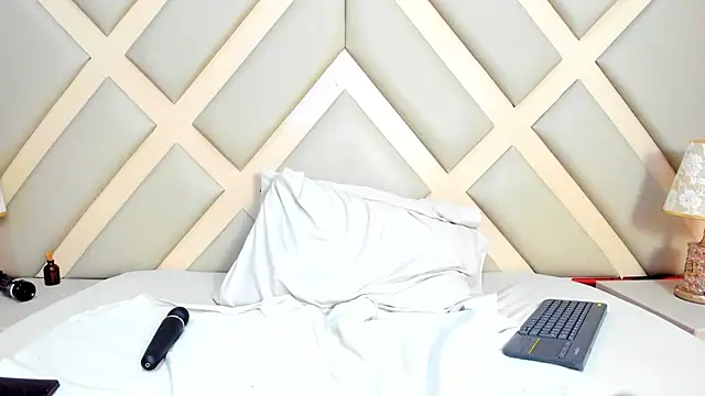 SSCARLETH  online show from December 6, 2:28 pm