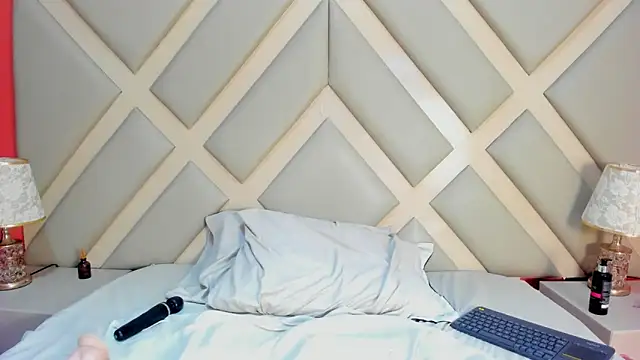 SSCARLETH  online show from December 12, 2:22 pm