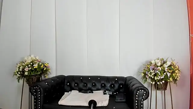 Snapshot of SSCARLETH_ chatting on May 1, 12:54 pm SSCARLETH online show from May 1, 12:54 pm