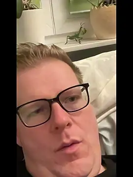 AnnualSunrise online show from October 28, 8:33 pm