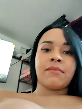 LindaGarcia22 online show from December 15, 8:36 pm