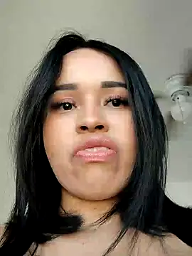 LindaGarcia22 online show from January 12, 6:05 pm