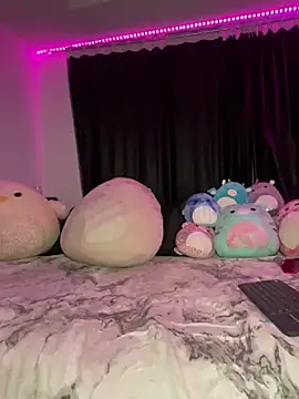 Snapshot of katyaaxo chatting on January 22, 12:59 am katyaaxo online show from January 22, 12:59 am