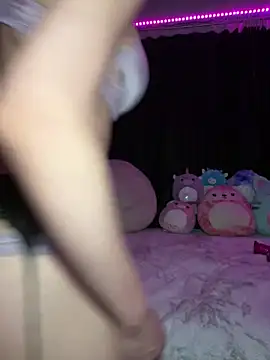 Snapshot of katyaaxo chatting on February 4, 1:45 am katyaaxo online show from February 4, 1:45 am