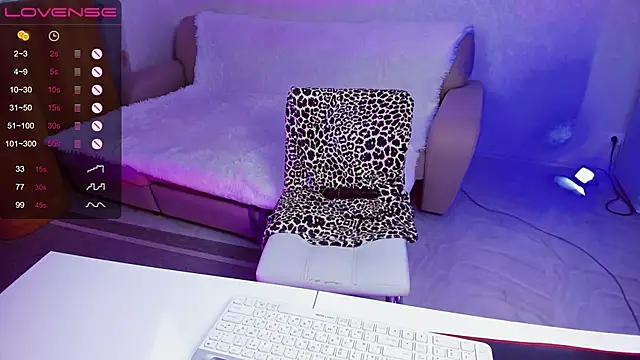 Rose-Baby online show from March 1, 6:00 pm