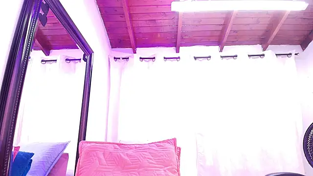 Snapshot of danna_berlin_ chatting on January 29, 7:22 pm danna berlin online show from January 29, 7:22 pm