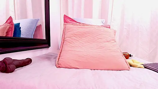 Snapshot of danna_berlin_ chatting on February 12, 10:26 pm danna berlin online show from February 12, 10:26 pm