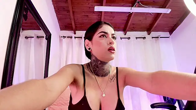 Snapshot of danna_berlin_ chatting on March 4, 7:22 pm danna berlin online show from March 4, 7:22 pm