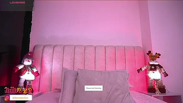 danna berlin  online show from November 7, 7:25 pm