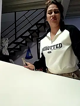 Latina sexy1 online show from October 1, 3:01 am