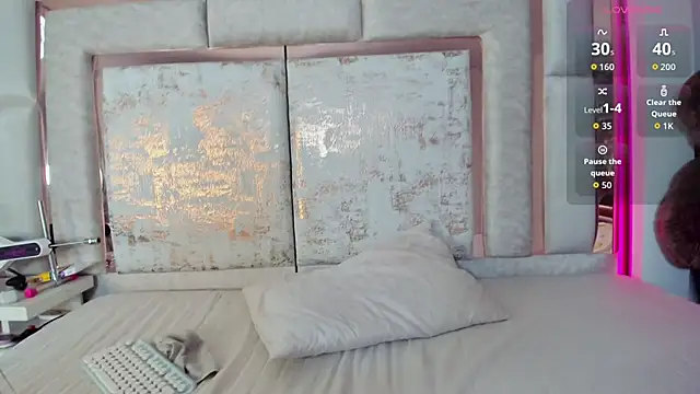 kimjonnes01 online show from November 2, 4:59 am