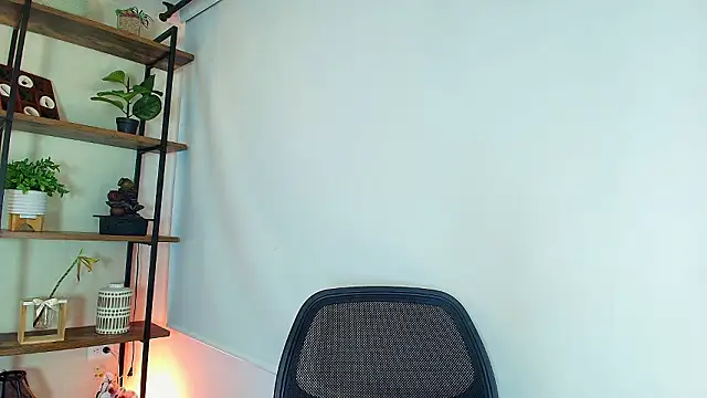 Sassy--Girl online show from March 4, 6:25 pm