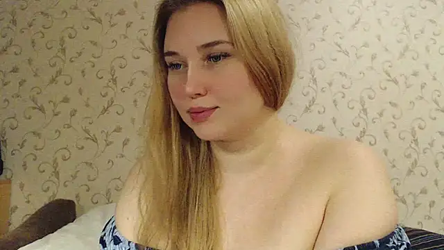 mmmPinUpGirl online show from December 8, 8:58 pm