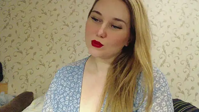 mmmPinUpGirl online show from February 18, 7:30 pm