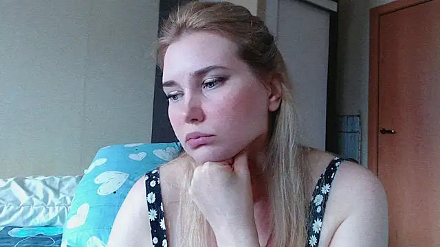 mmmPinUpGirl online show from June 27, 10:20 am