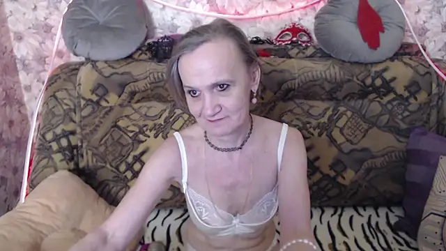 Snapshot of MissBekker chatting on May 17, 6:04 pm MissBekker online show from May 17, 6:04 pm