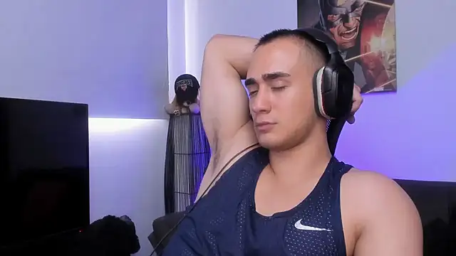 Snapshot of AlexRivera6 chatting on December 17, 7:59 pm AlexRivera6 online show from December 17, 7:59 pm