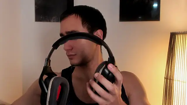 Snapshot of AlexRivera6 chatting on March 12, 9:56 pm AlexRivera6 online show from March 12, 9:56 pm