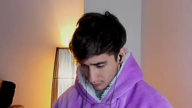 Snapshot of AlexRivera6 chatting on November 22, 12:20 am AlexRivera6 online show from November 22, 12:20 am