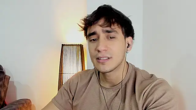 Snapshot of AlexRivera6 chatting on December 20, 9:00 pm AlexRivera6 online show from December 20, 9:00 pm